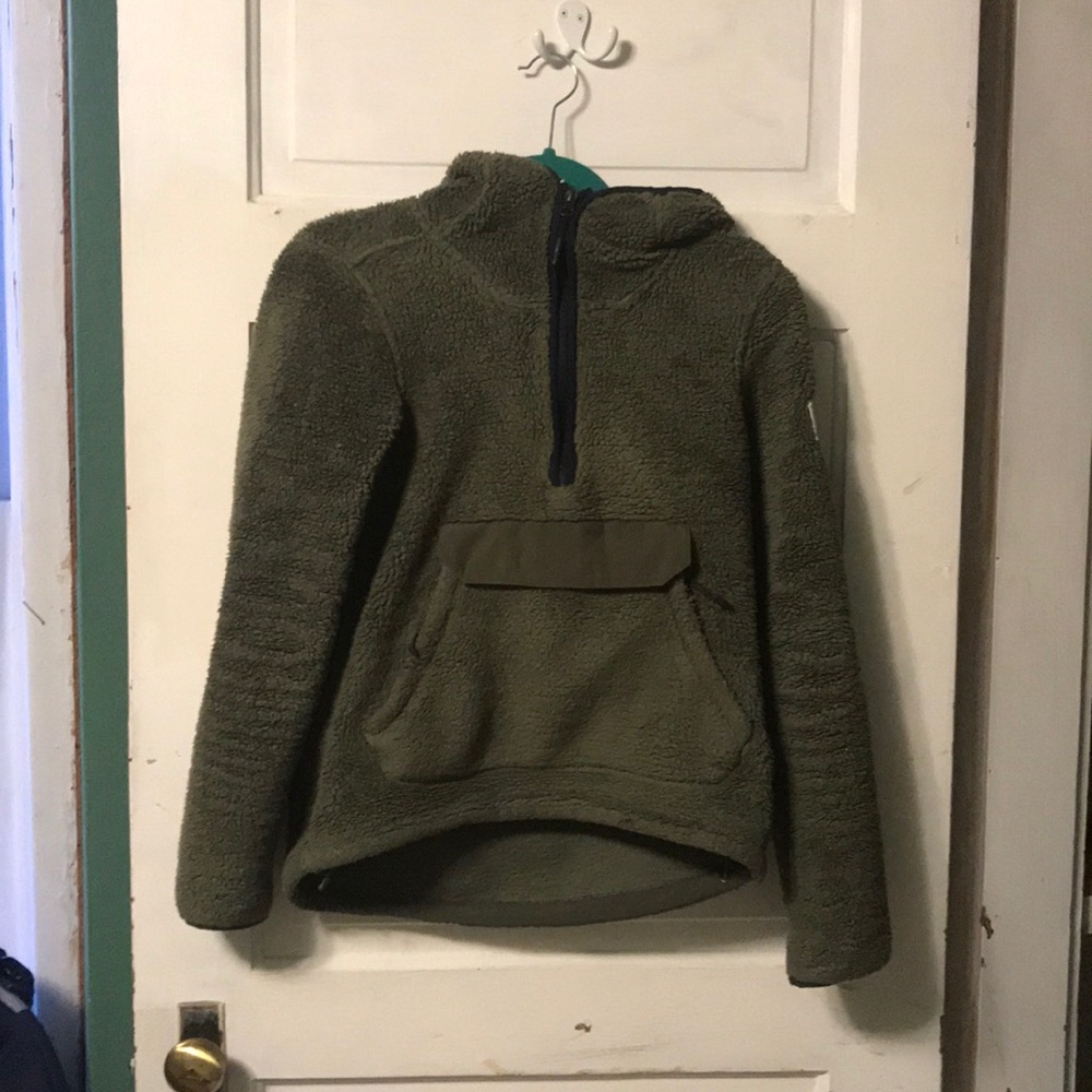 Women’s pullover fleece hoodie
